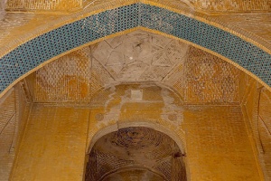 Isfahan-Menar-Jonban1