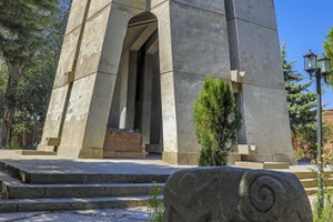 Ouhadi-maraghei-tomb2