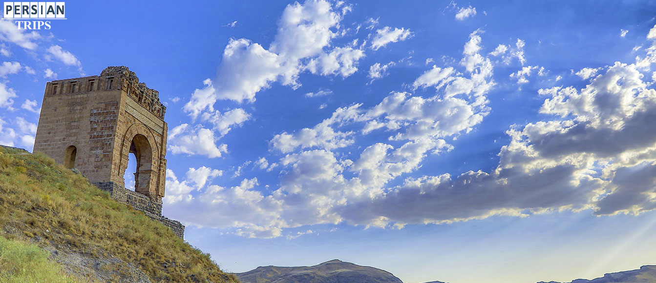 Hashtrood Zahak Castle