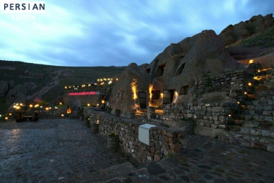 Laleh Rocky Hotel