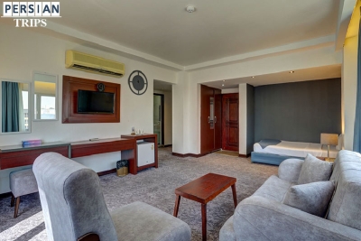 Royal Triple Suite