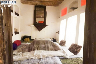 Eight-person room (Shah neshin)