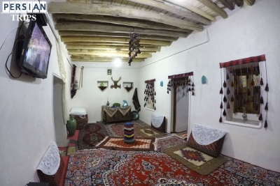 eight-person room